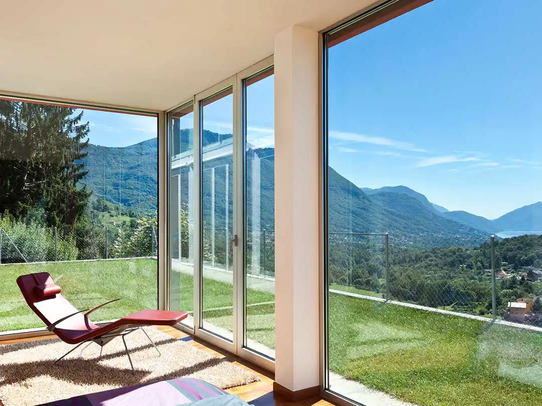 Fensterwände und Fassaden